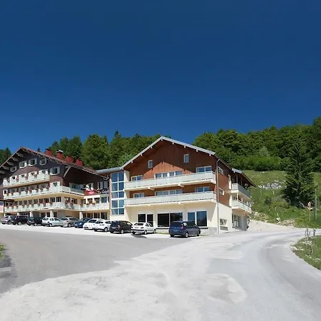 Village Le Grépillon 3*